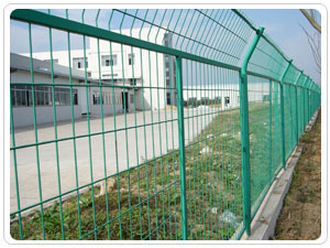 安平框架護(hù)欄網(wǎng)現(xiàn)貨低價出售，附多圖展示