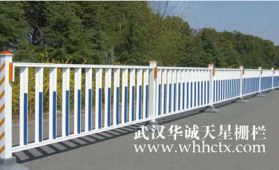 新品防眩板車道隔離護欄 提升道路安全與效率的圍欄設施